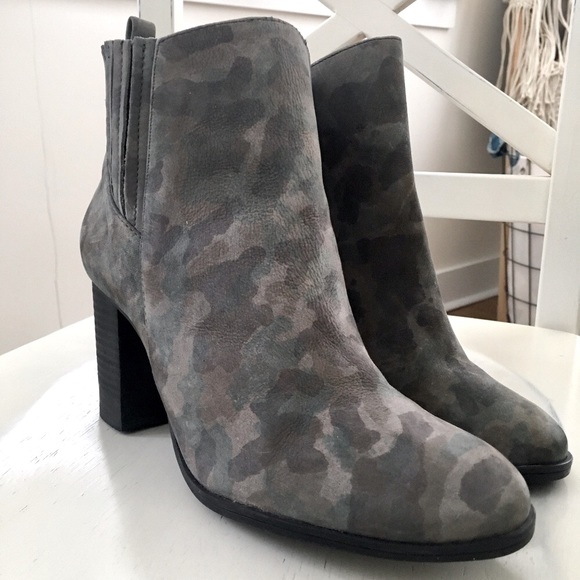 Schutz Camo Ankle Boots Block Heel - Picture 3 of 8
